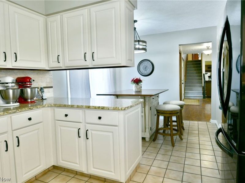 525 Sycamore Trail, Cortland, OH 44410 Photo 11