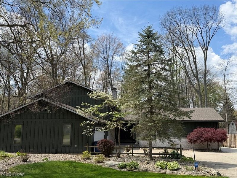 525 Sycamore Trail, Cortland, OH 44410 Photo 2