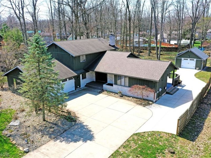 525 Sycamore Trail, Cortland, OH 44410 Photo 2