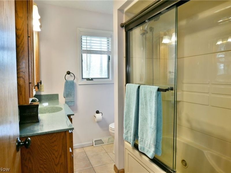 525 Sycamore Trail, Cortland, OH 44410 Photo 29