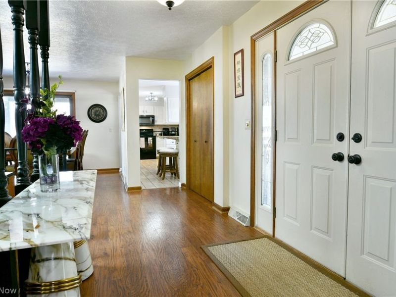 525 Sycamore Trail, Cortland, OH 44410 Photo 4