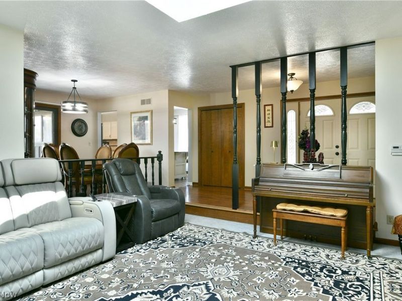 525 Sycamore Trail, Cortland, OH 44410 Photo 8