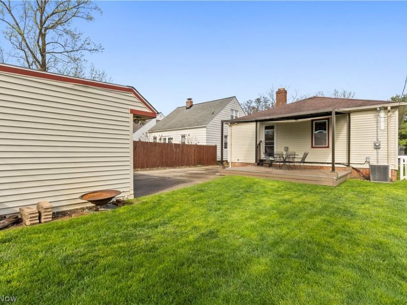 6394 Westminster Drive , Parma, OH 44129 Photo 28