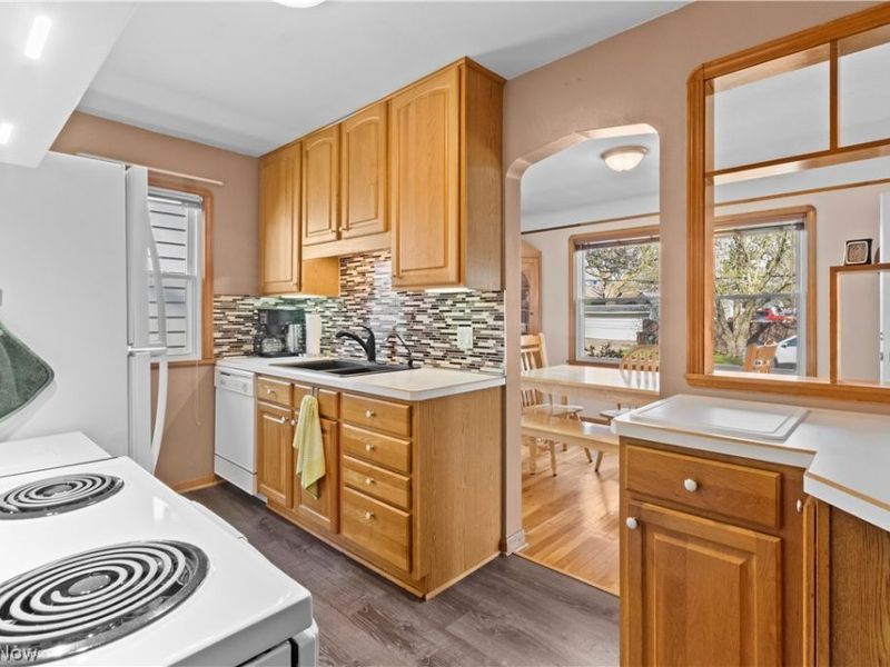 6394 Westminster Drive , Parma, OH 44129 Photo 8