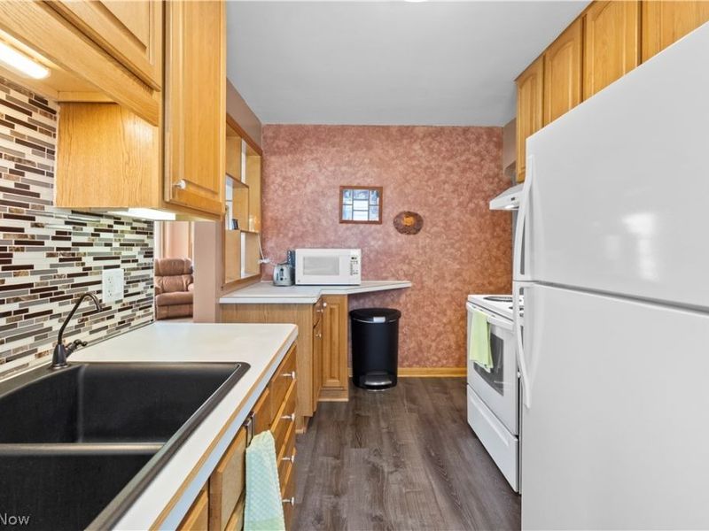 6394 Westminster Drive , Parma, OH 44129 Photo 9