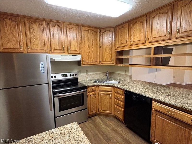 2898 Heatherwood Court , Stow, OH 44224 Photo 8