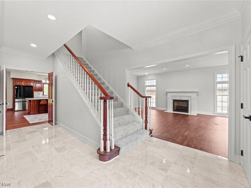 834 Eaton Park Lane, Akron, OH 44303 Photo 6