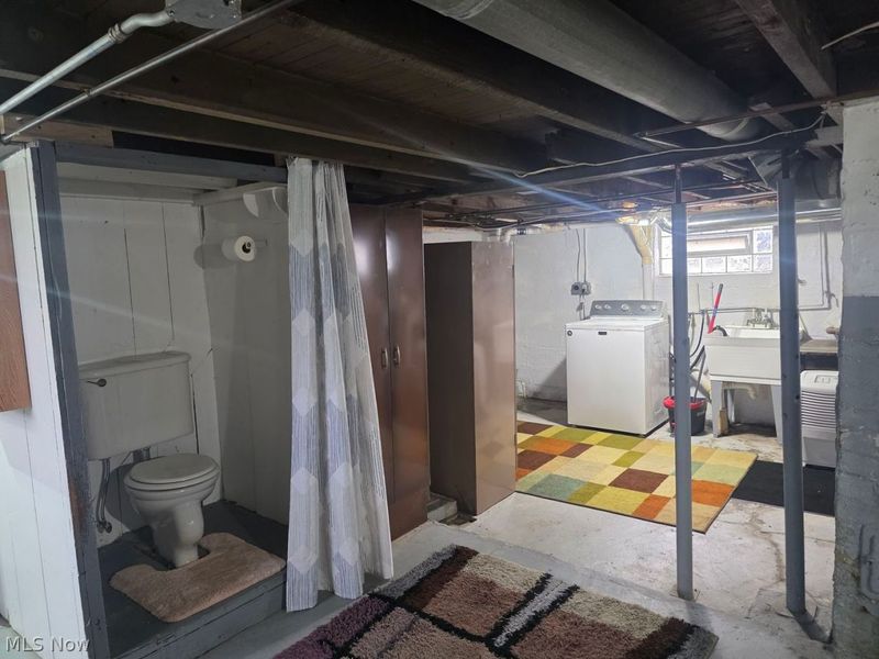 3710 Burger Avenue , Cleveland, OH 44109 Photo 20