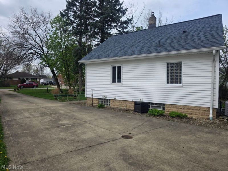 3710 Burger Avenue , Cleveland, OH 44109 Photo 23