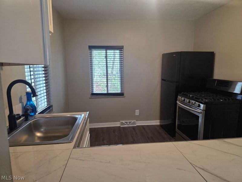 3710 Burger Avenue , Cleveland, OH 44109 Photo 6