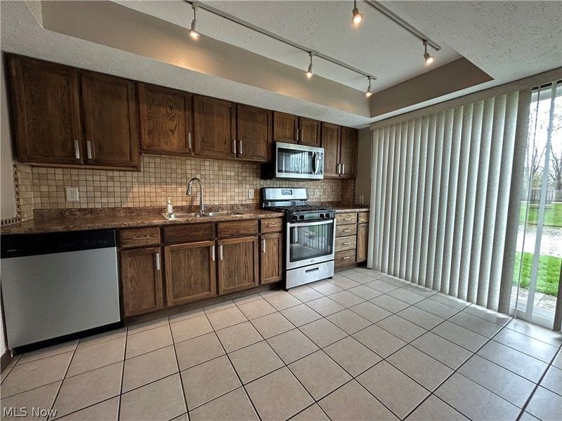 26634 Lake Of The Falls Boulevard, Olmsted Falls, OH 44138 Photo 6