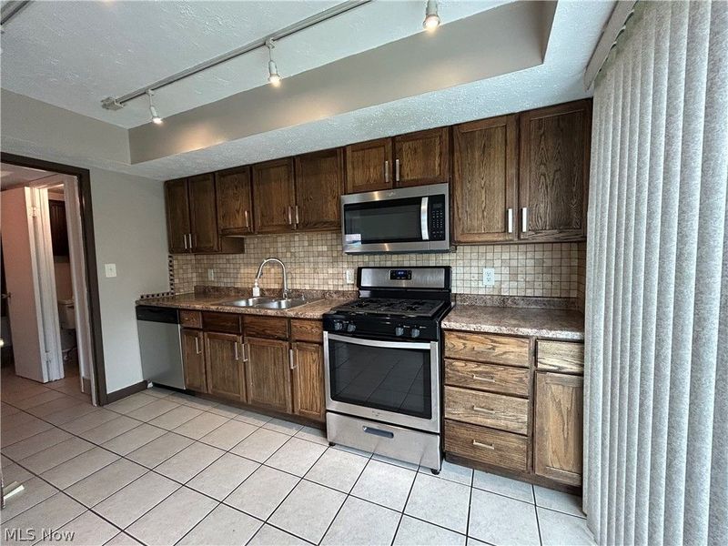 26634 Lake Of The Falls Boulevard, Olmsted Falls, OH 44138 Photo 7