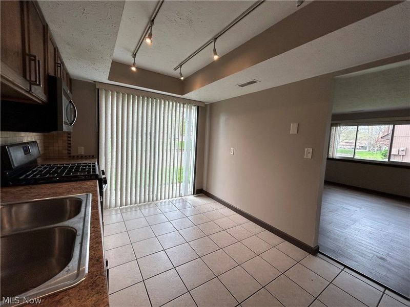 26634 Lake Of The Falls Boulevard, Olmsted Falls, OH 44138 Photo 8