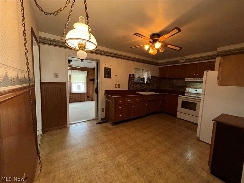 7365 Chennault Drive, North Ridgeville, OH 44039 Photo 4