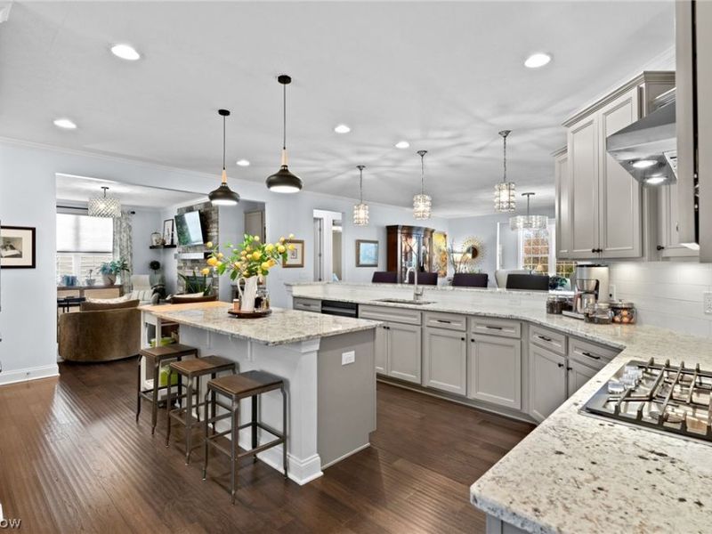 609 Burgess Circle , Aurora, OH 44202 Photo 11