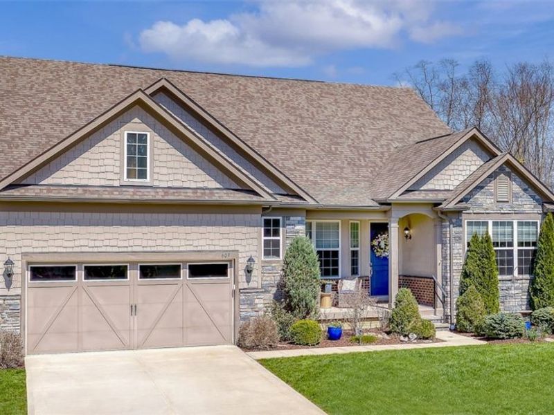 609 Burgess Circle , Aurora, OH 44202 Photo 2