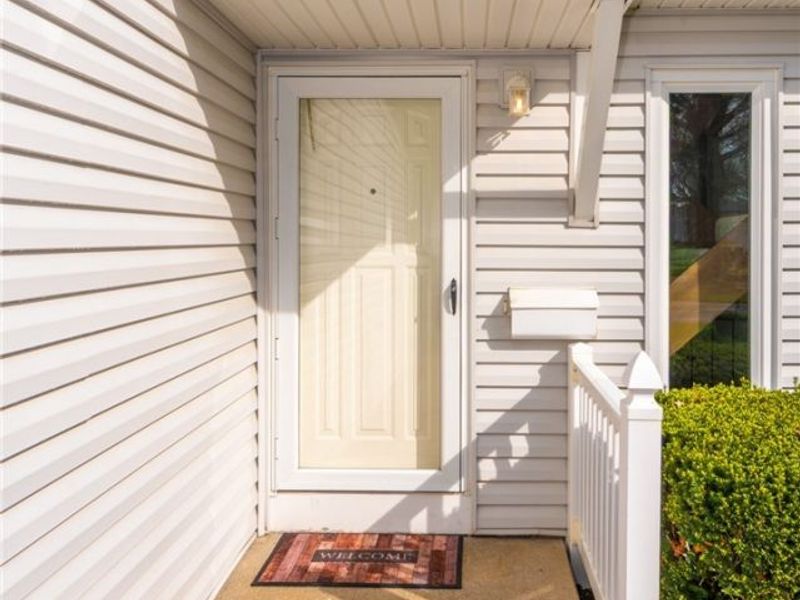 292 Deepwood Drive , Wadsworth, OH 44281 Photo 2