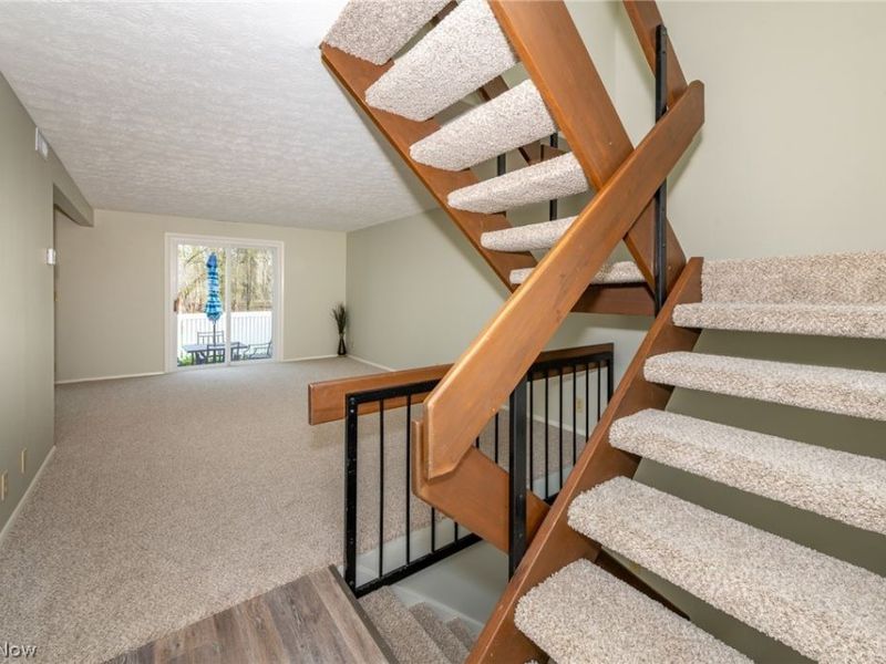 292 Deepwood Drive , Wadsworth, OH 44281 Photo 3