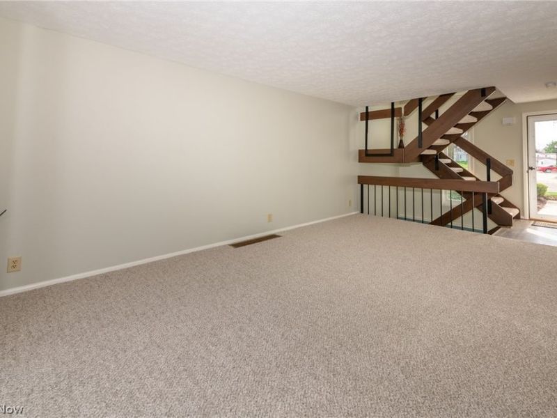 292 Deepwood Drive , Wadsworth, OH 44281 Photo 5