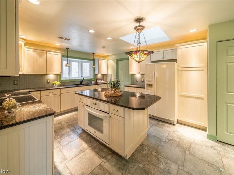 6864 Wilson Mills Road , Mayfield Village, OH 44040 Photo 10