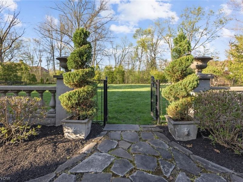 2557 North Park Boulevard , Cleveland Heights, OH 44106 Photo 42