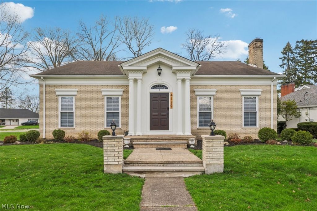 4120 West Valley Drive, Fairview Park, OH 44126