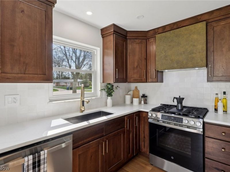 4120 West Valley Drive, Fairview Park, OH 44126 Photo 5