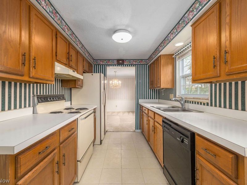 17954 Drake Road, Strongsville, OH 44136 Photo 12