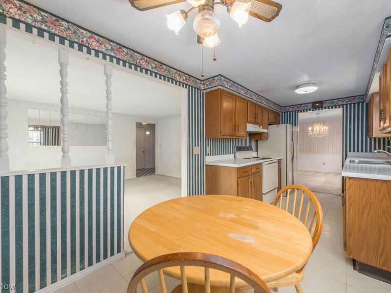 17954 Drake Road, Strongsville, OH 44136 Photo 14