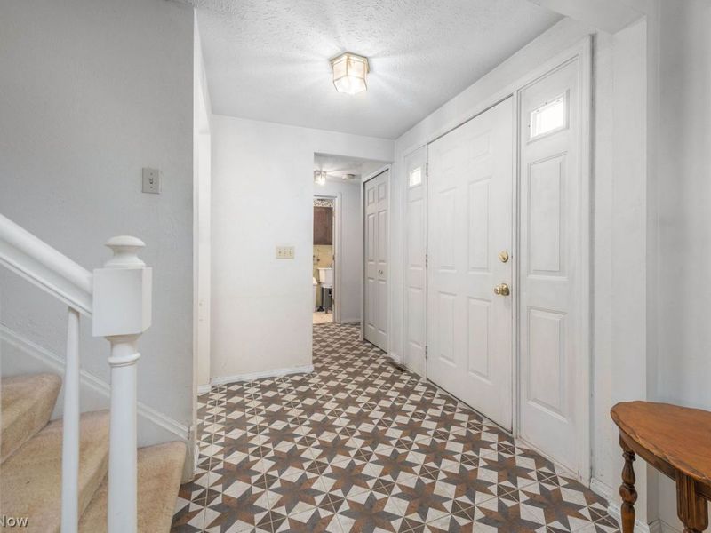 17954 Drake Road, Strongsville, OH 44136 Photo 4