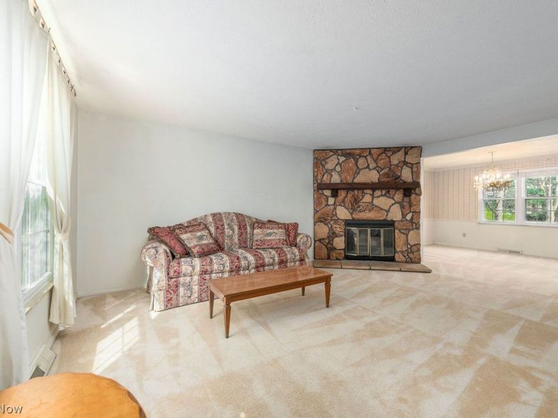 17954 Drake Road, Strongsville, OH 44136 Photo 6