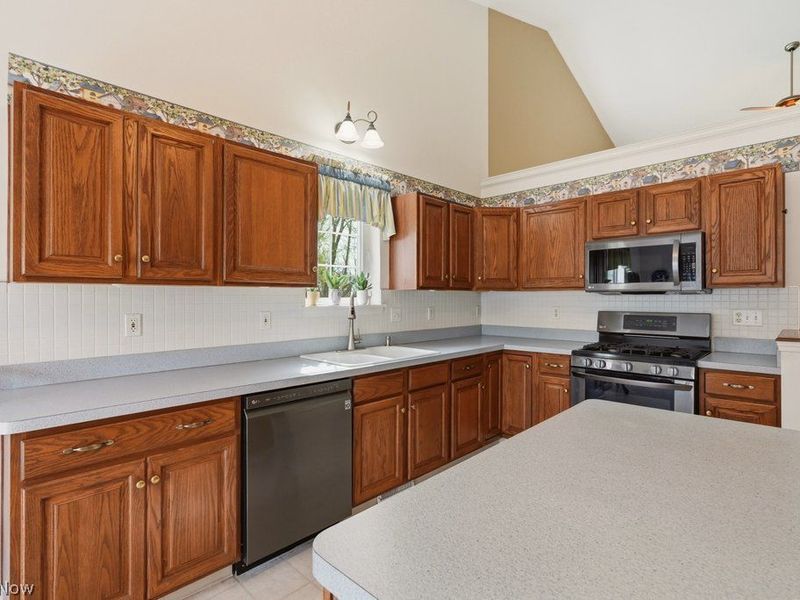 691 Jaystone Place, Macedonia, OH 44056 Photo 7