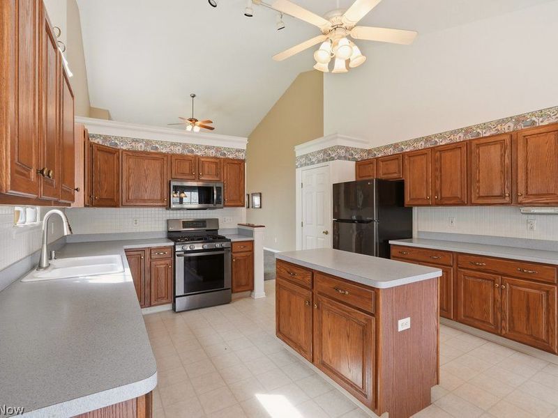 691 Jaystone Place, Macedonia, OH 44056 Photo 9