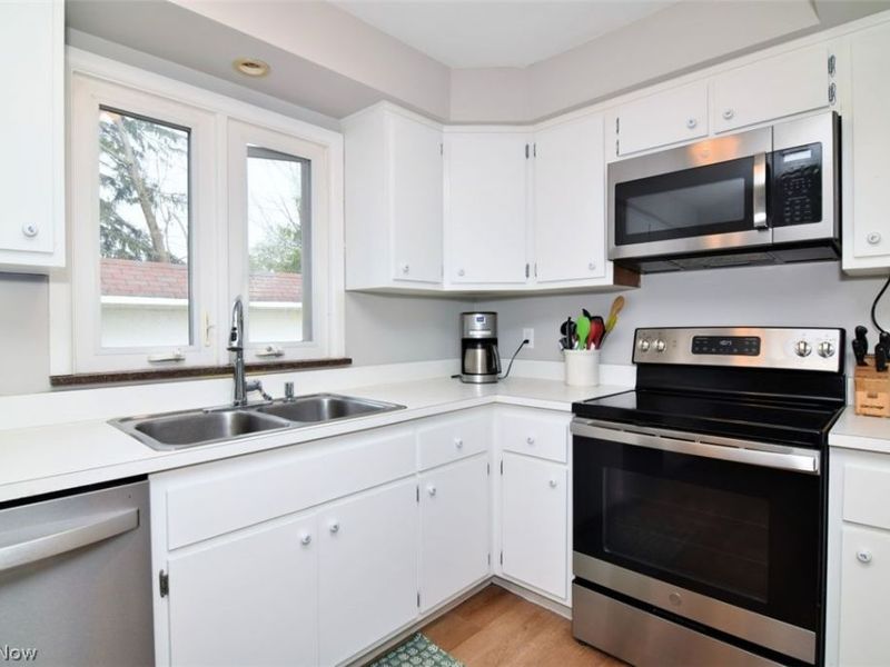 2408 Lalemant Road , University Heights, OH 44118 Photo 8