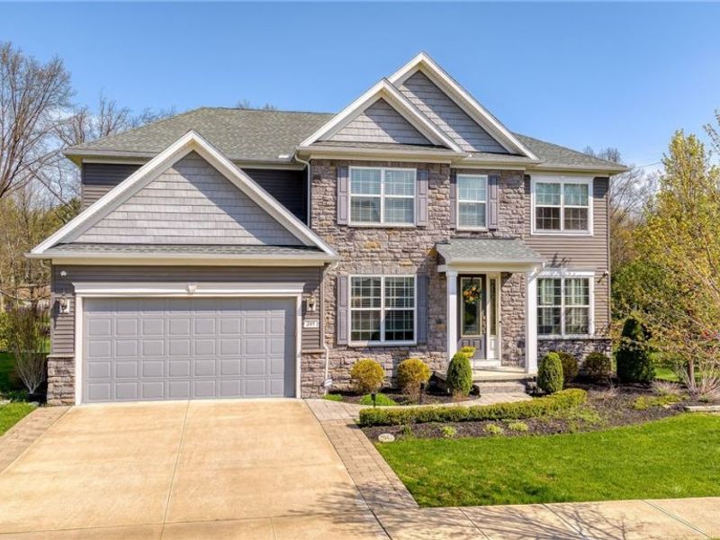 249 N. Legend Court, Highland Heights, OH 44143 Photo 2