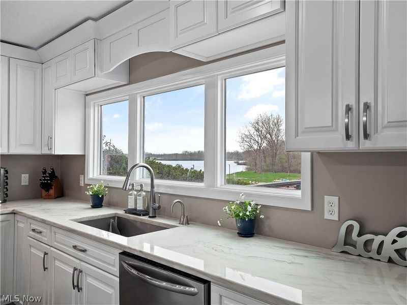 900 Rock Creek Drive, Aurora, OH 44202 Photo 17