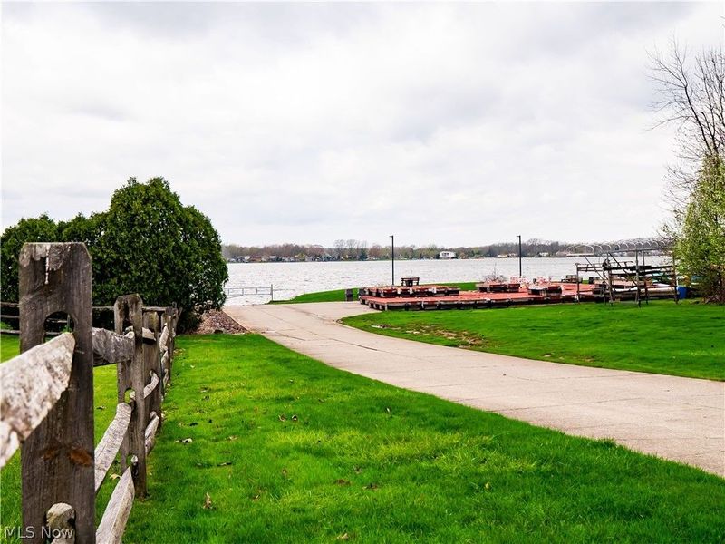 900 Rock Creek Drive, Aurora, OH 44202 Photo 8