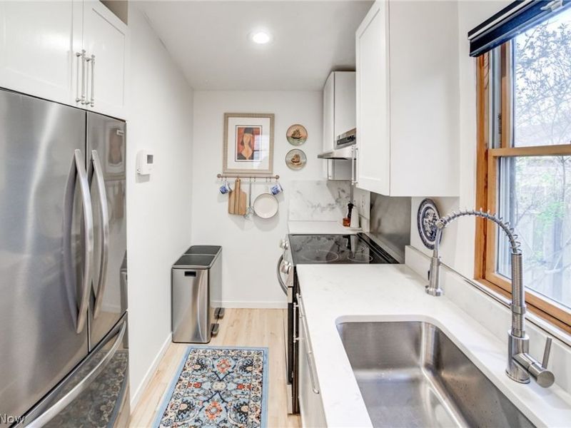 1012 Fairfield Avenue, Cleveland, OH 44113 Photo 14