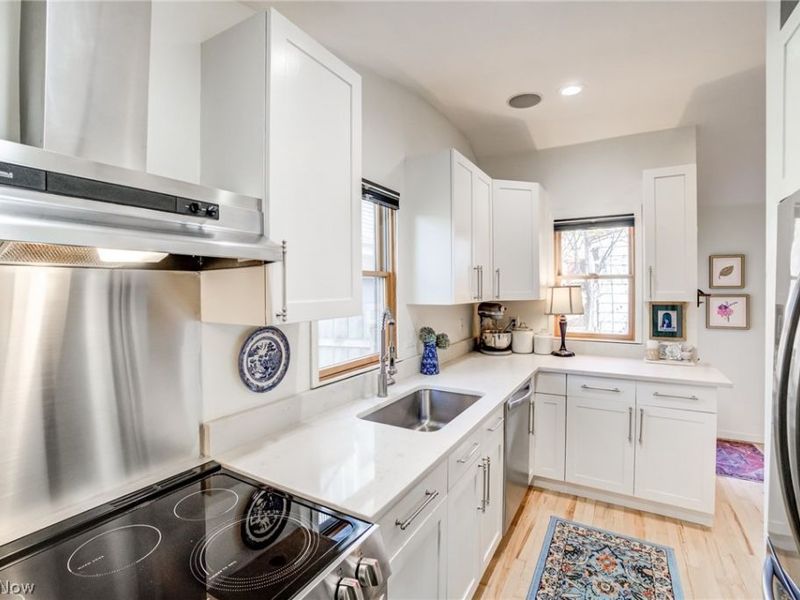 1012 Fairfield Avenue, Cleveland, OH 44113 Photo 15