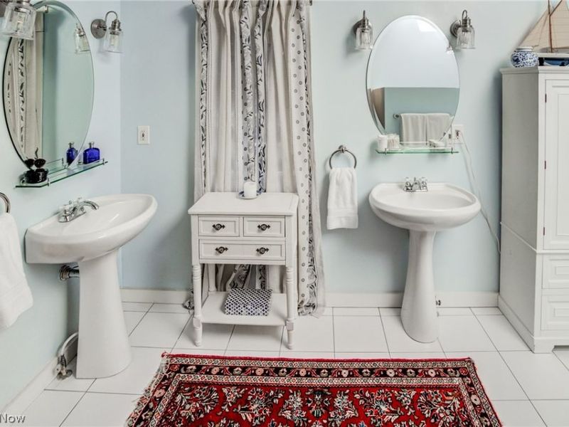 1012 Fairfield Avenue, Cleveland, OH 44113 Photo 25