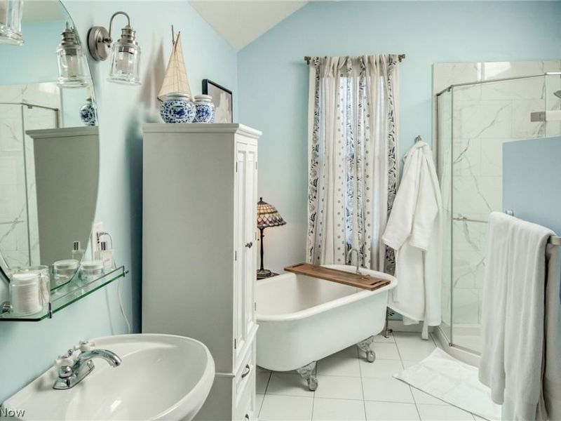 1012 Fairfield Avenue, Cleveland, OH 44113 Photo 26