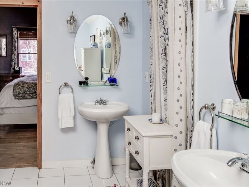 1012 Fairfield Avenue, Cleveland, OH 44113 Photo 27