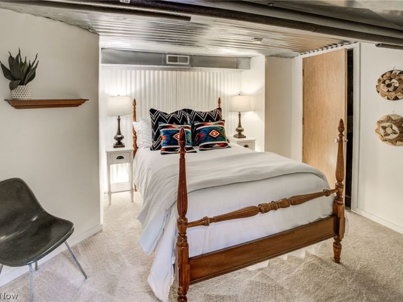 1012 Fairfield Avenue, Cleveland, OH 44113 Photo 29