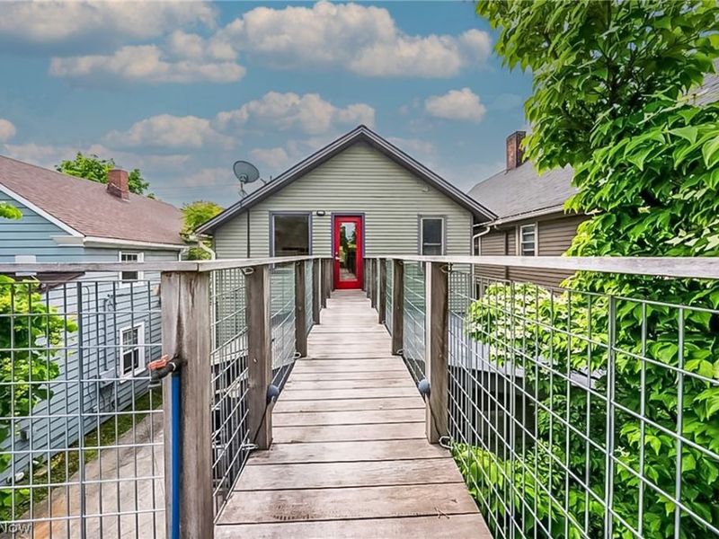 1012 Fairfield Avenue, Cleveland, OH 44113 Photo 34