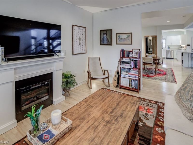 1012 Fairfield Avenue, Cleveland, OH 44113 Photo 8