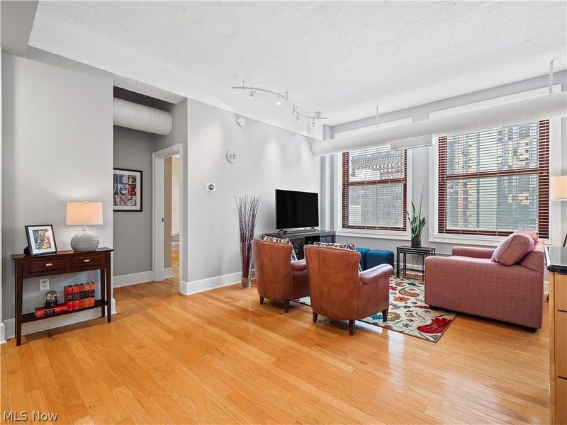 750 Prospect Avenue E, Unit 605, Cleveland, OH 44115 Photo 3