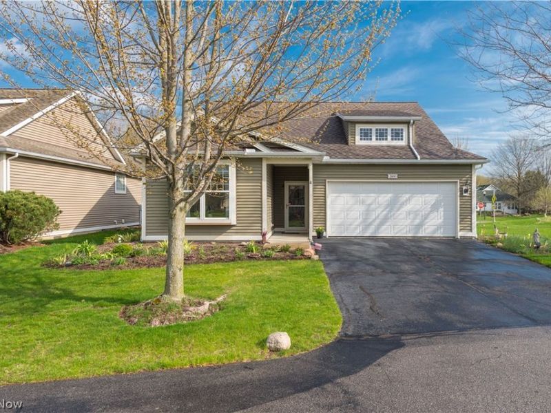 2100 Hathaway Court, Avon, OH 44011 Photo 3