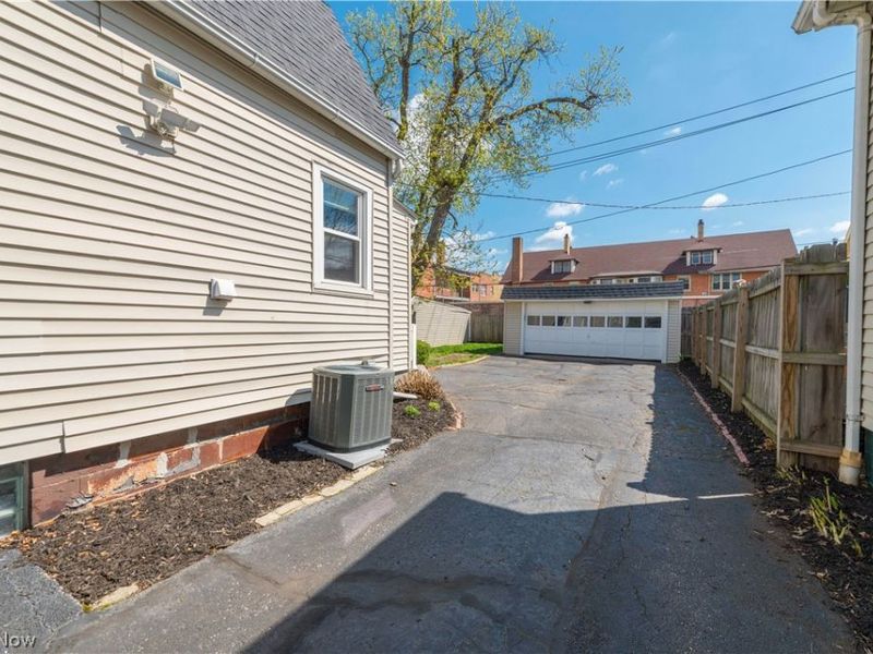 1355 Kenilworth Avenue, Lakewood, OH 44107 Photo 42