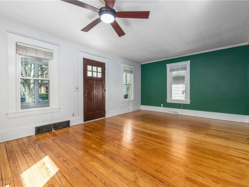 1355 Kenilworth Avenue, Lakewood, OH 44107 Photo 8