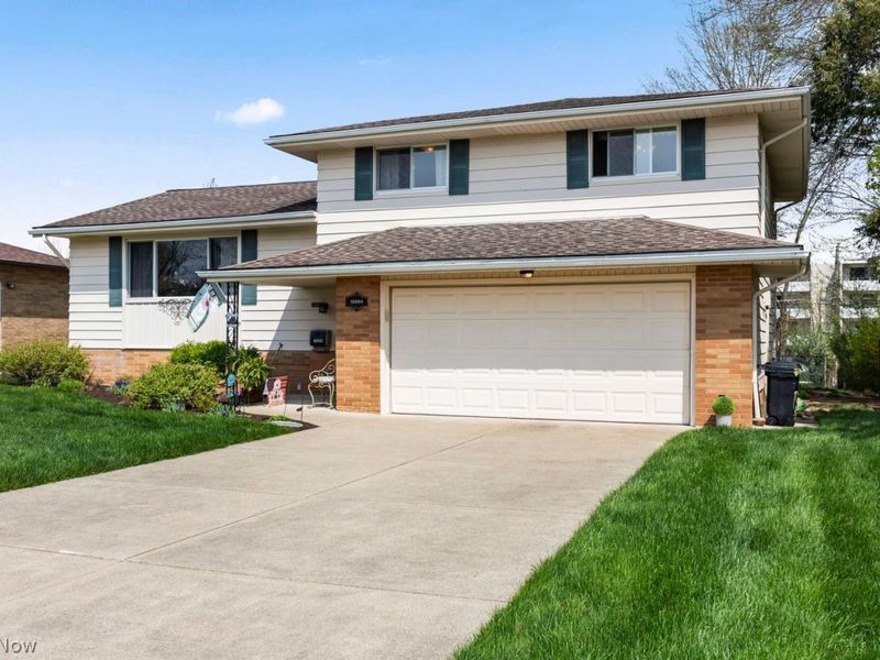 12004 Denver Drive, Parma, OH 44130 Photo 2